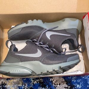 Nike presto olive green